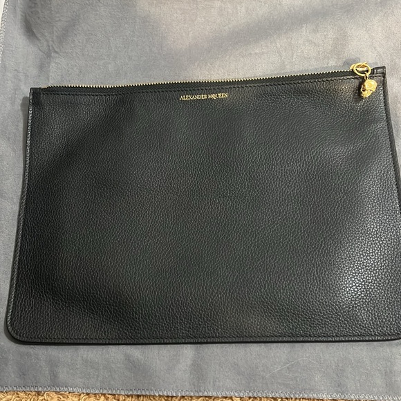 Alexander McQueen clutch - Picture 9 of 10